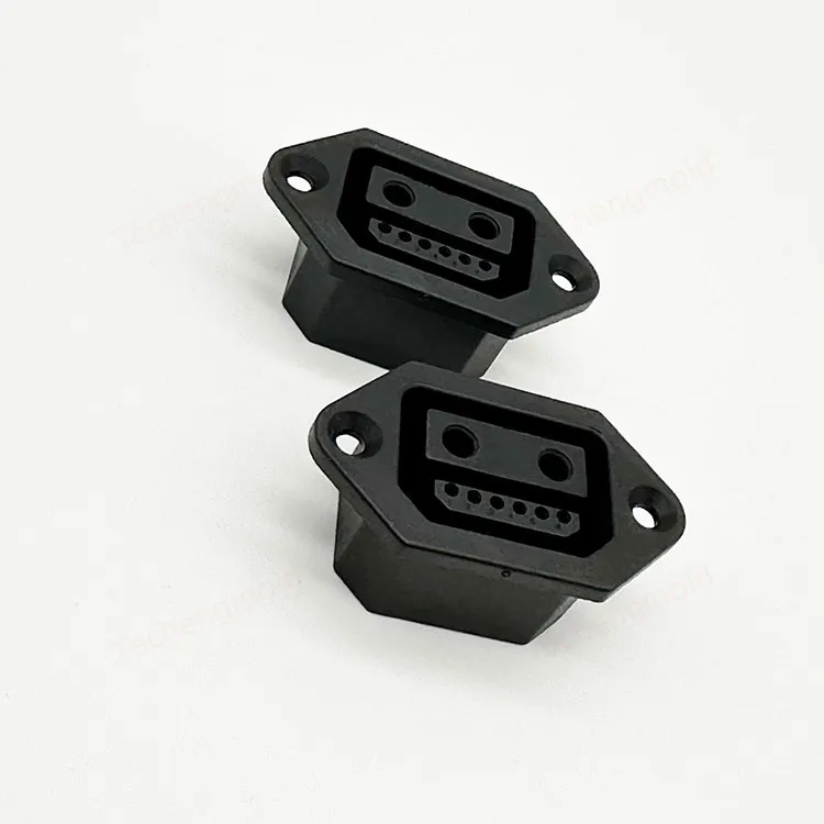 特诚科技精密工程塑料注塑件实拍
